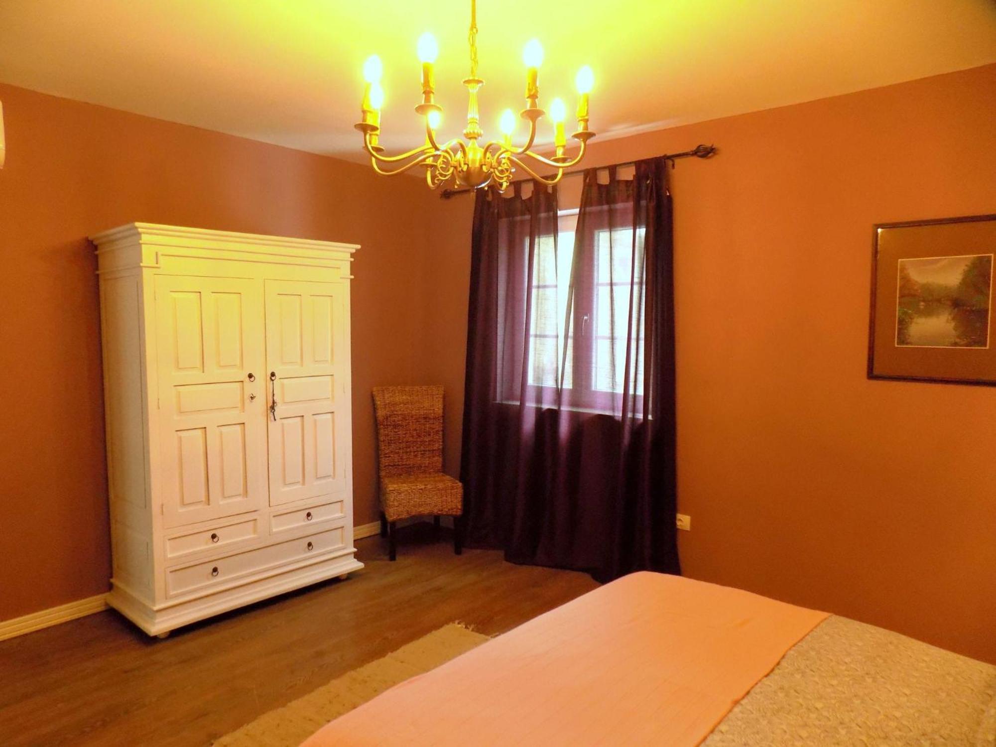 Lovely Villa With Pool, Wellness And Fenced Garden Rakalj Exterior photo