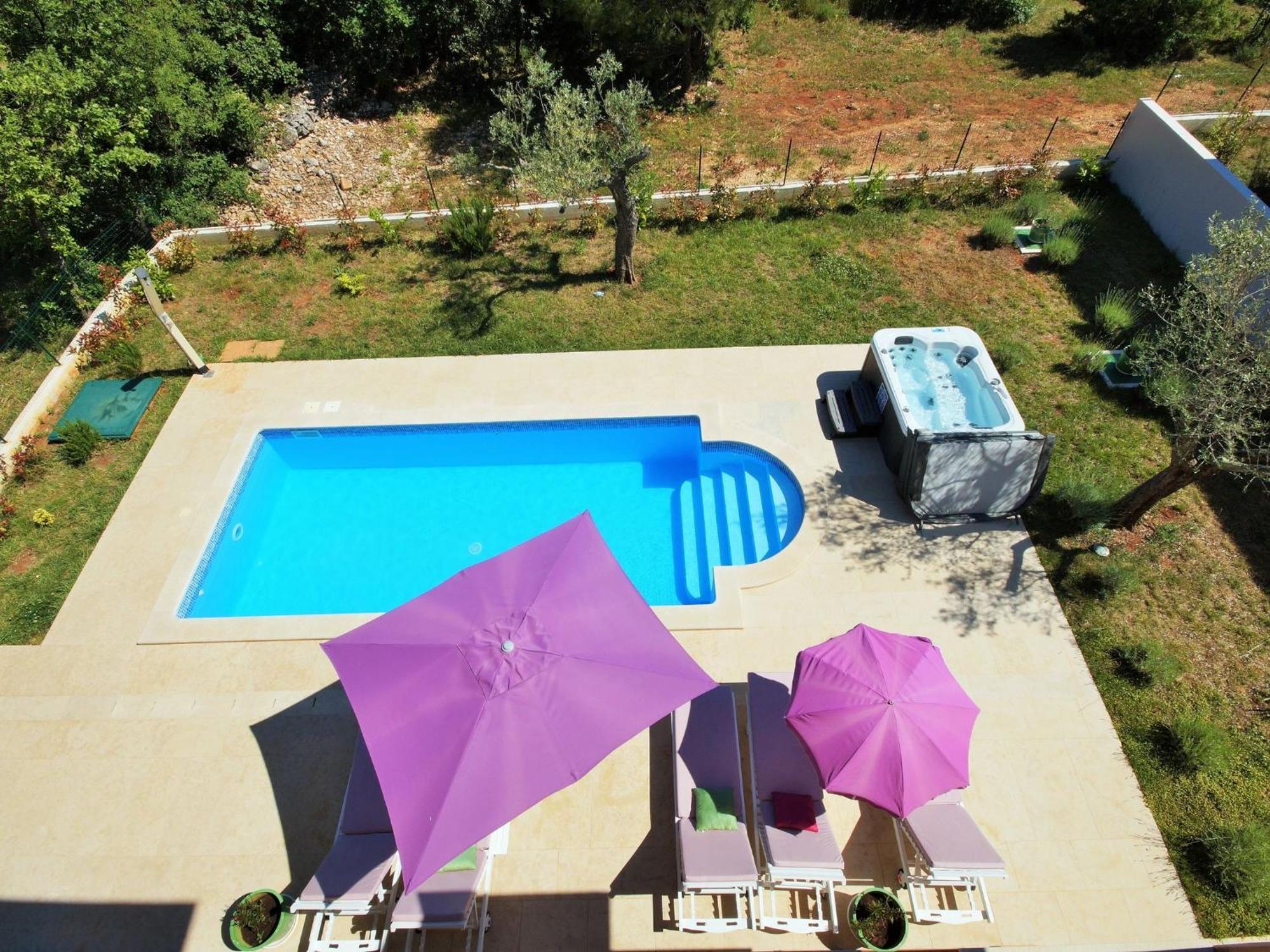 Lovely Villa With Pool, Wellness And Fenced Garden Rakalj Exterior photo